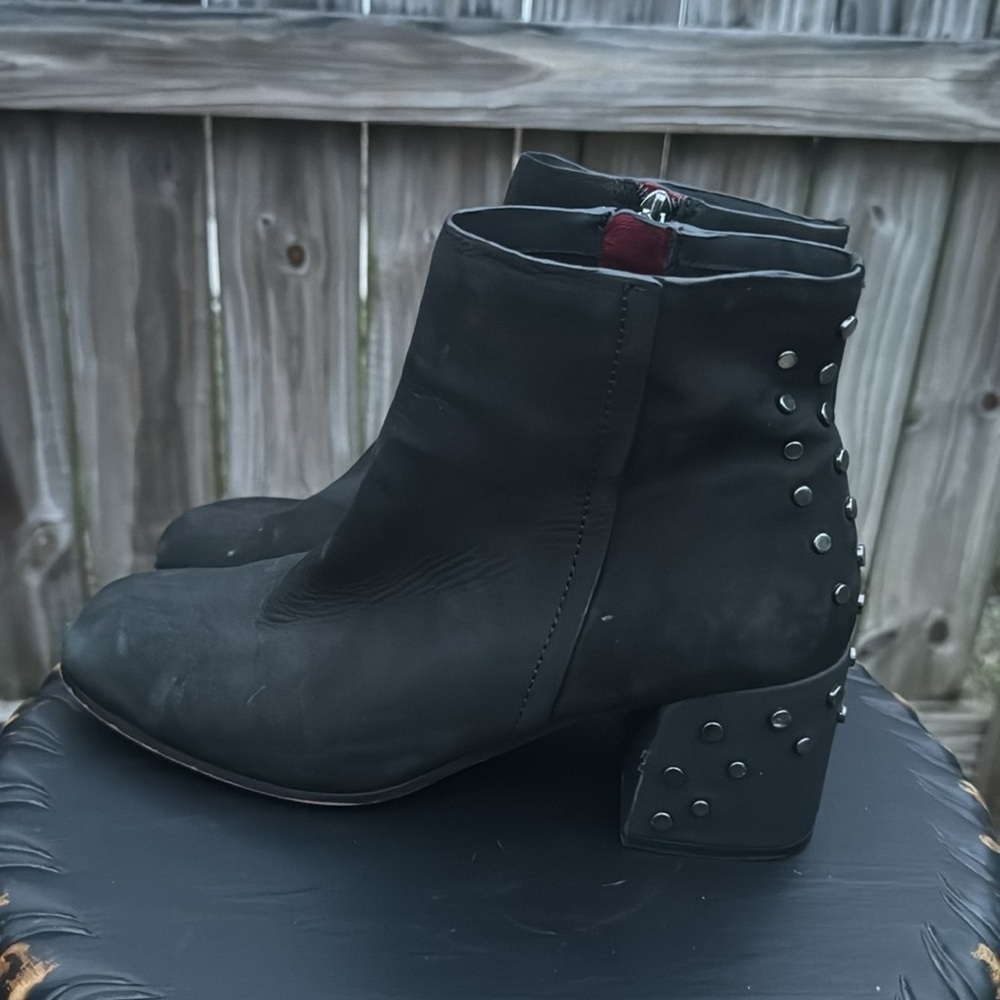 Naked Feet “strata” leather ankle boot, size 10 - Picture 7 of 12